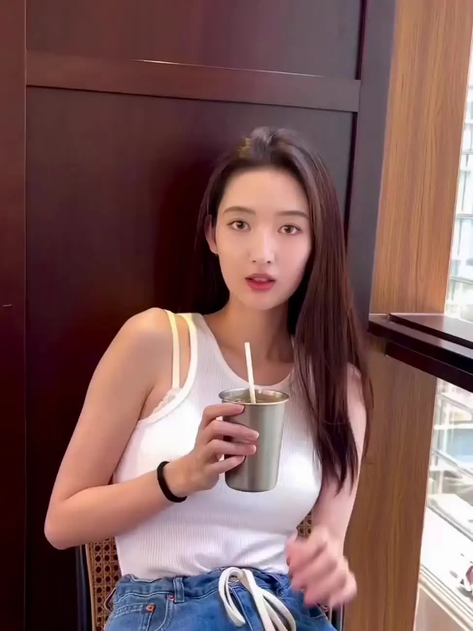 懂你的人知道你的人品 爱你的人在乎你的情绪.