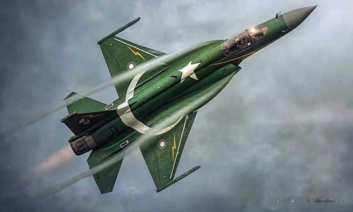 有哪些漂亮/奇葩的飞机涂装？
亮瞎眼的那种！
枭龙巡天，星月引弓
“枭龙”Thu