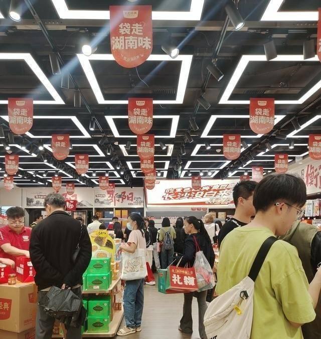 中国真正的危机不是缺钱，而是没人敢承认，“东西已经够多了”？伴随时间来到2026