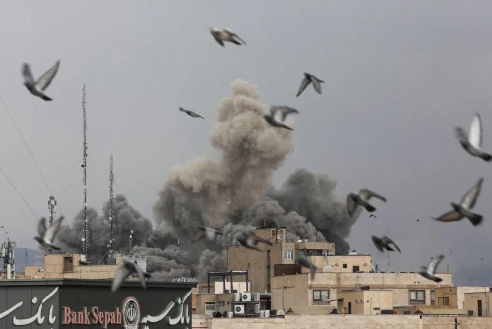 【急刹车！美以伊突然喊停，背后三方算计比战争更可怕】

表面停火，暗流汹涌！打了