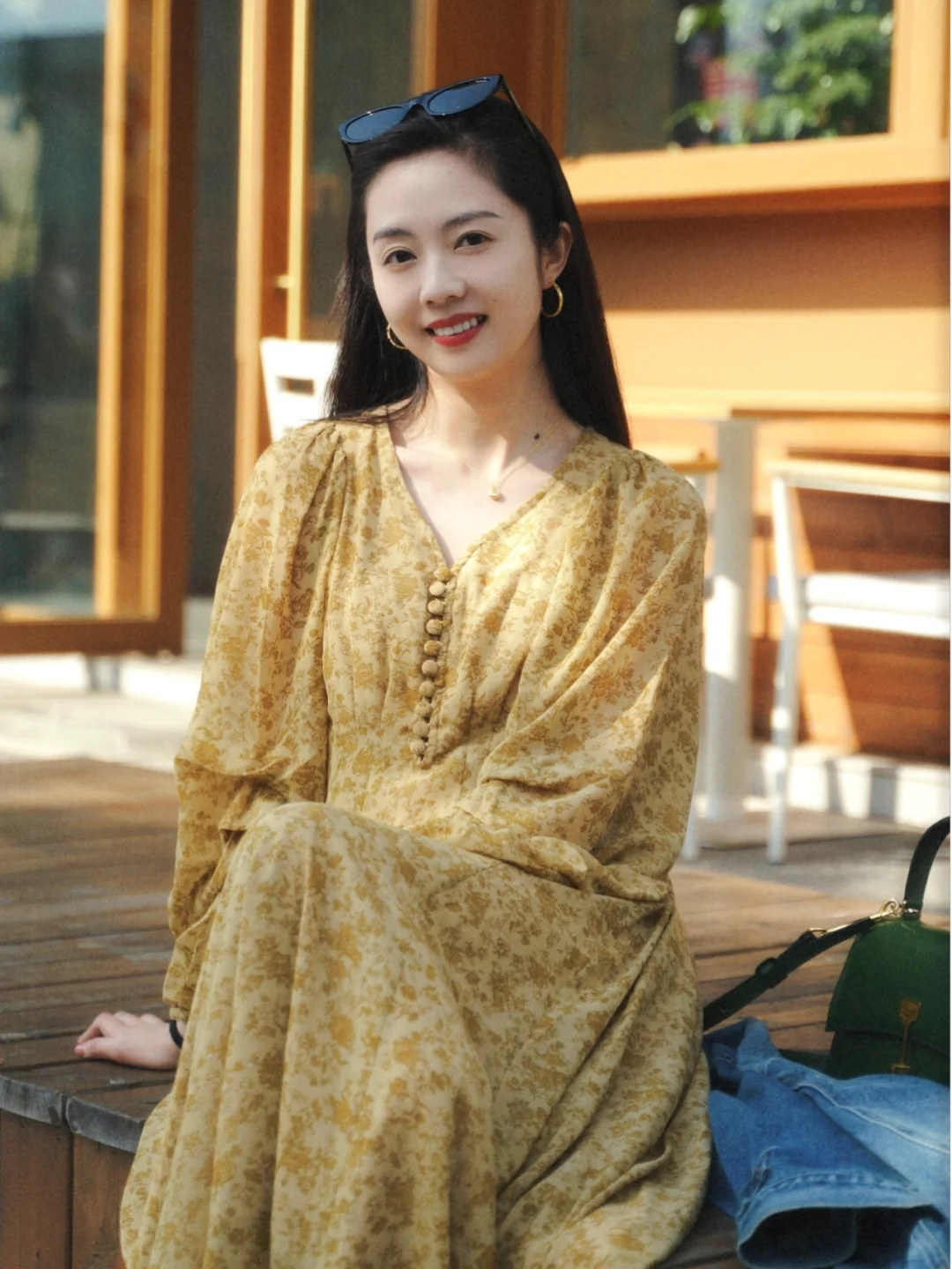 春天、长发和黄色连衣裙。🍃