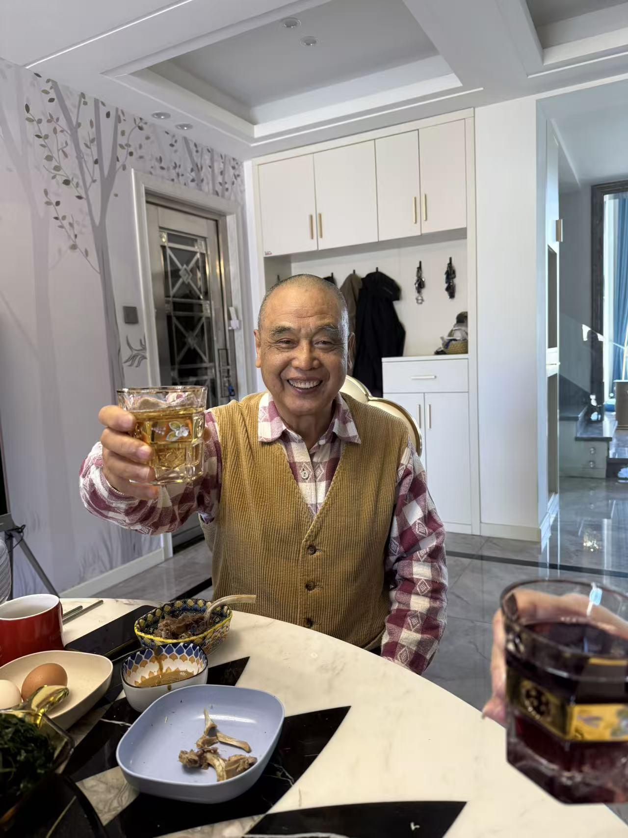 奇文共欣赏，疑义相与析

看看贾浅浅2020年发表在《文艺争鸣》中的论文《诗歌：