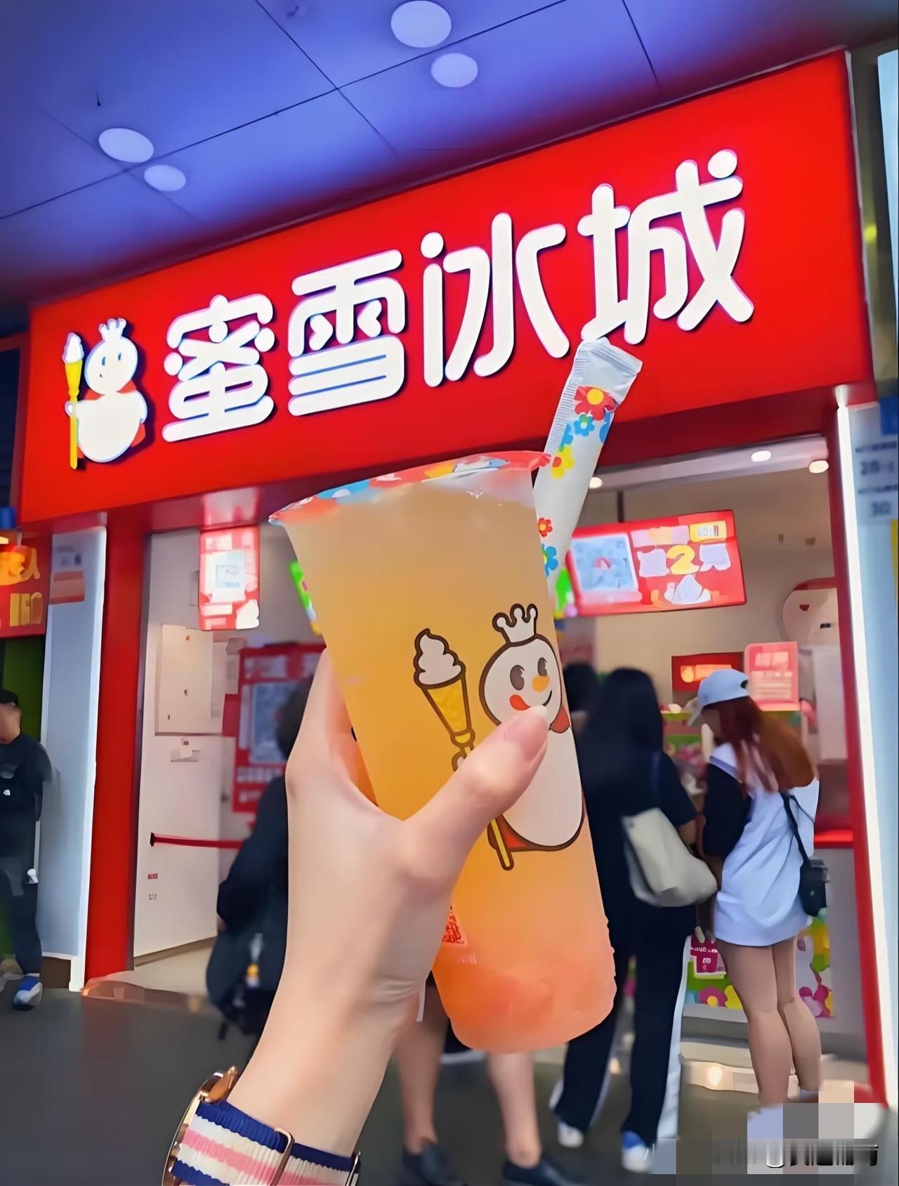 李嘉诚捐8000万，马云捐3000万，我都没太大感觉。但看到一个我自己经常光顾的