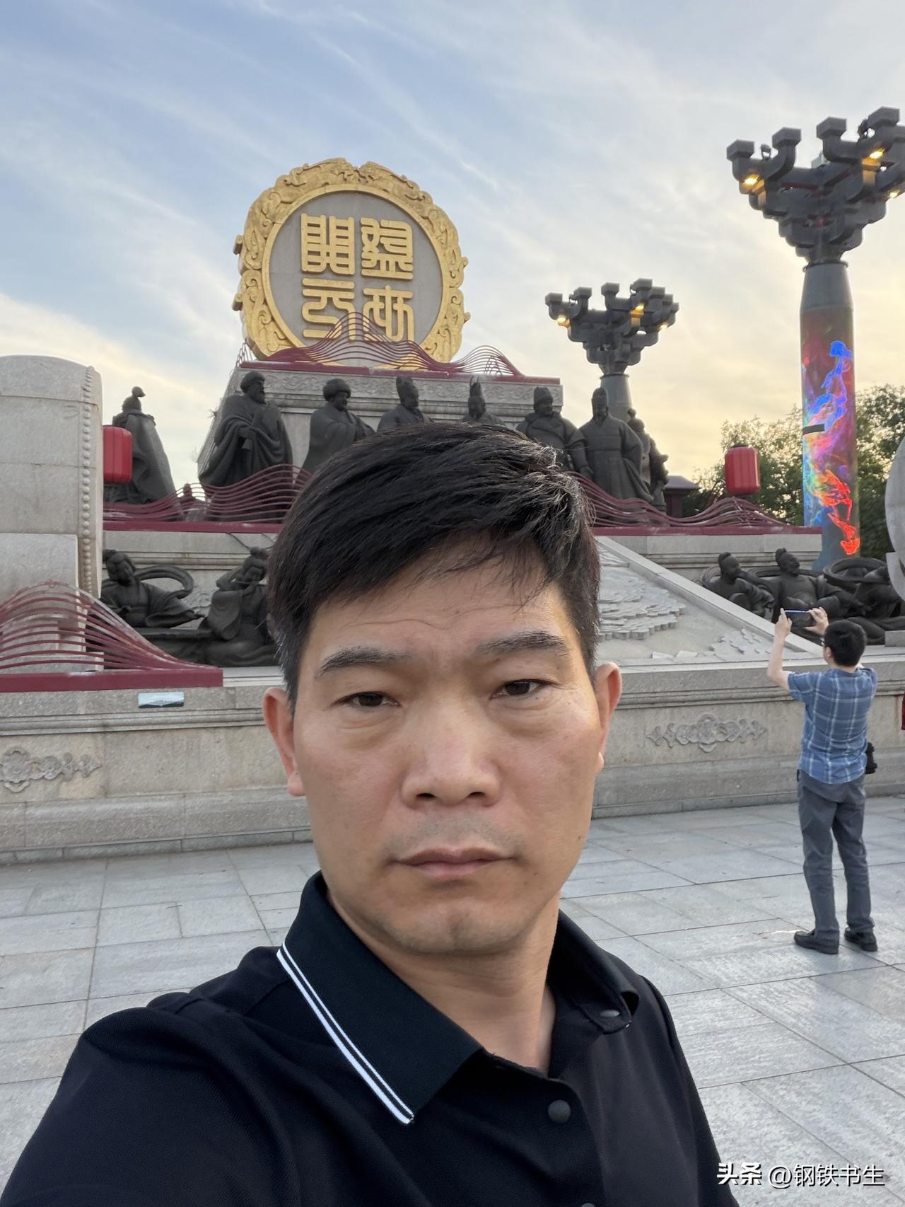 钢贸经营感悟

我们可以问自己一句话，客户为啥要找我买钢材？

是价格低、服务好