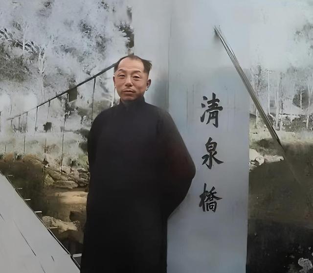 李宗仁晚年回忆录痛斥蒋介石，张学良读完感慨：和我亲眼所见一模一样。
张学良沉默了