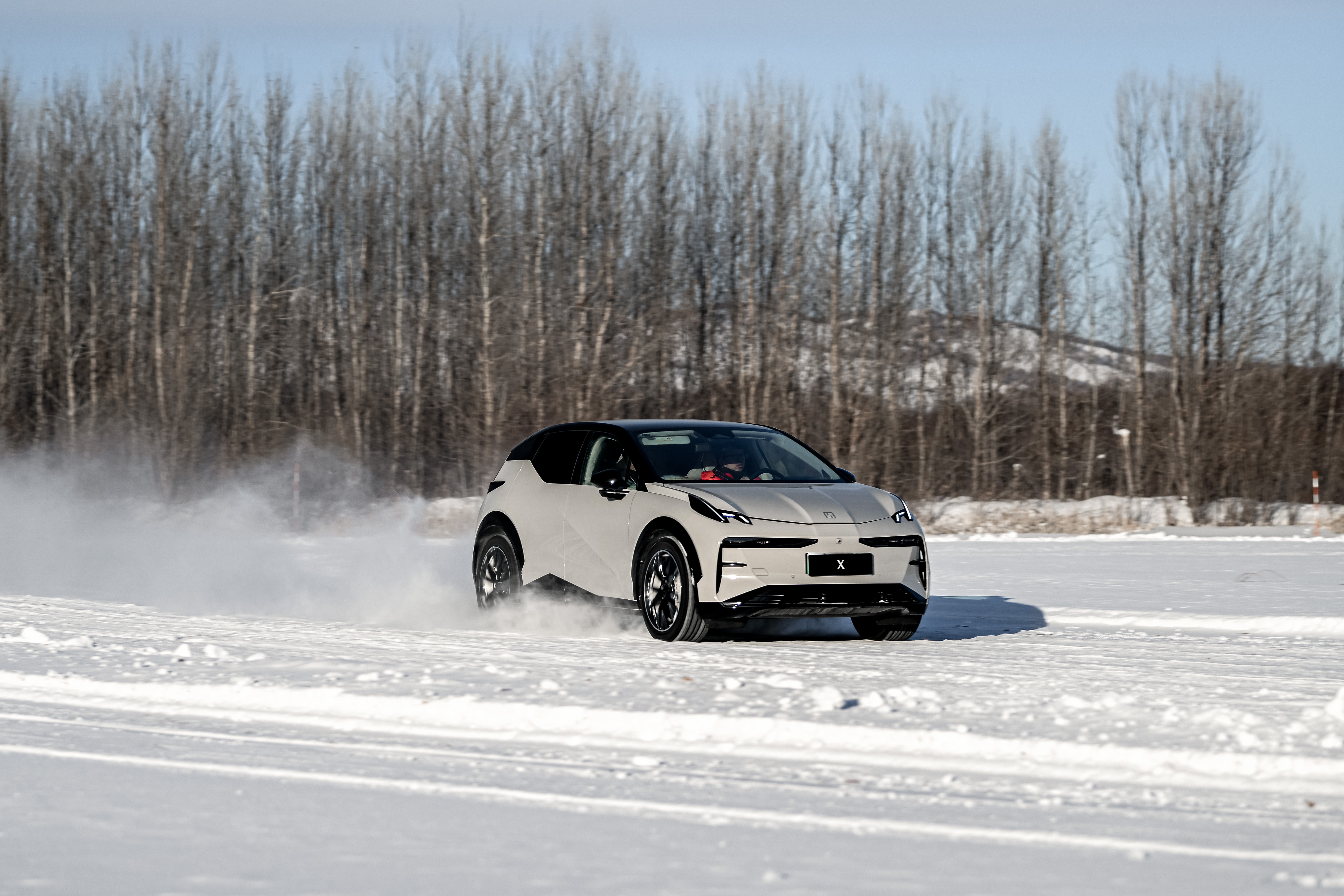 在雪上接连开了极氪X、7X、001、007和001FR之后，我发现以我的水平，最