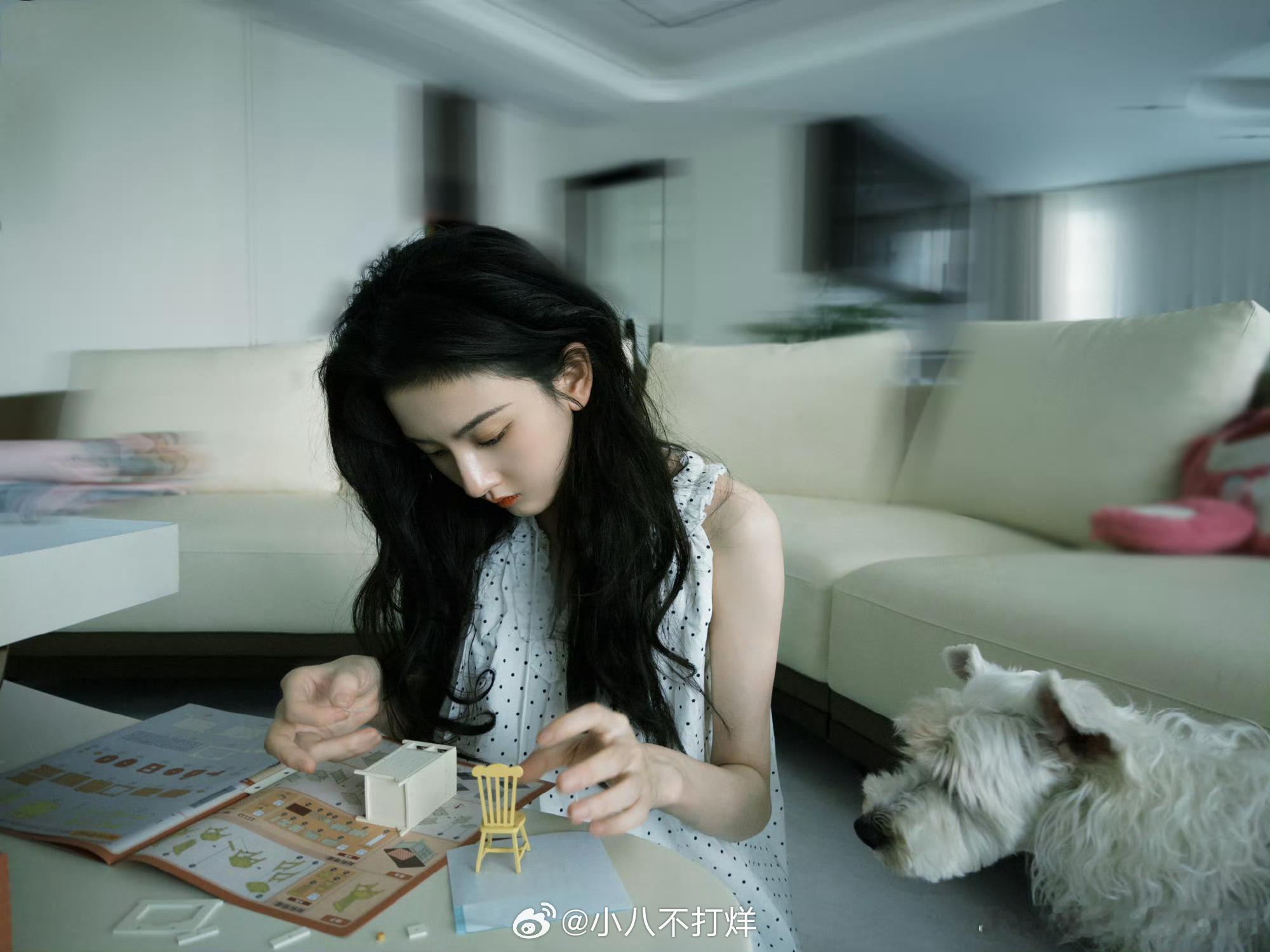 宋祖儿拼图日常 分享日常🌸认真做手工的祖儿好可爱[拜托]在自己的小世界里认真生