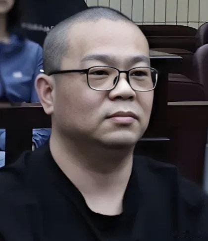 原中国华融国际控股有限公司总经理白天辉，因贪污受贿超11亿元，于今日被依法执行死