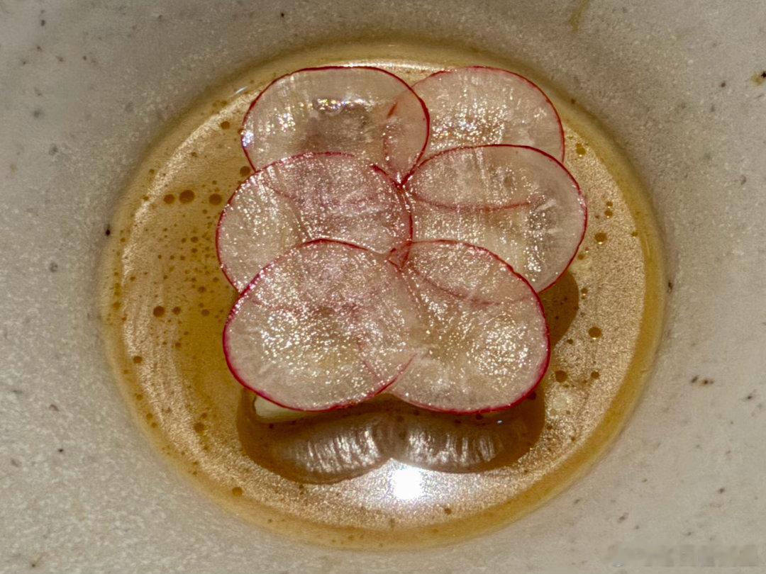 釜山米其林一星，Fiotto。现代意大利菜。主厨李东浩，与大部分高级意餐不一样，