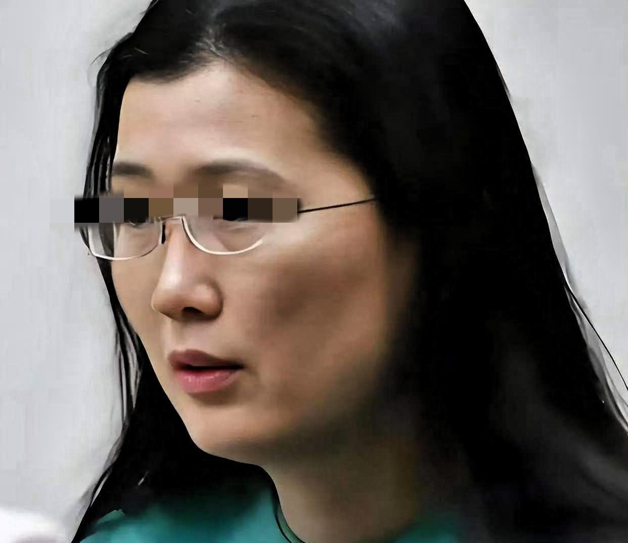 北大化学才女李天乐：潜伏在顶级药企十年，她利用职务之便，将其清华丈夫一点点“熬”