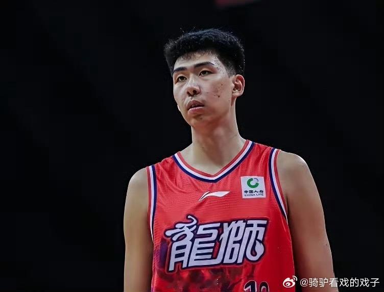 据悉CBA广州龙狮队的中锋徐昕收到NBA多支球队的邀约试训，这其中包括拥有文班亚