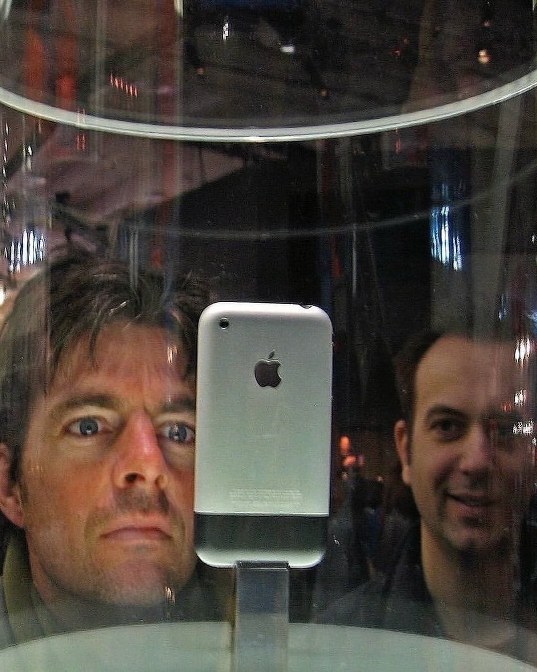 人们第一次看到iPhone的反应（2007）iPhone17 ​​​