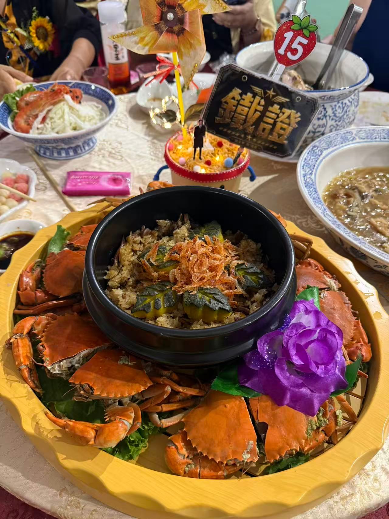 台湾粉丝817团建。这完全是公司年会来的。哈哈哈。刘总呢！有没有讲两句！刘宇宁