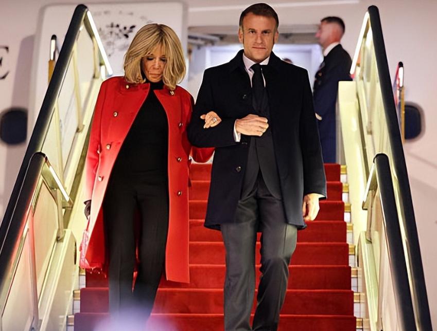 马克龙这趟来中国。
看着是谈合作。
心里装着别的事。

法国在中国。
贸易伙伴里