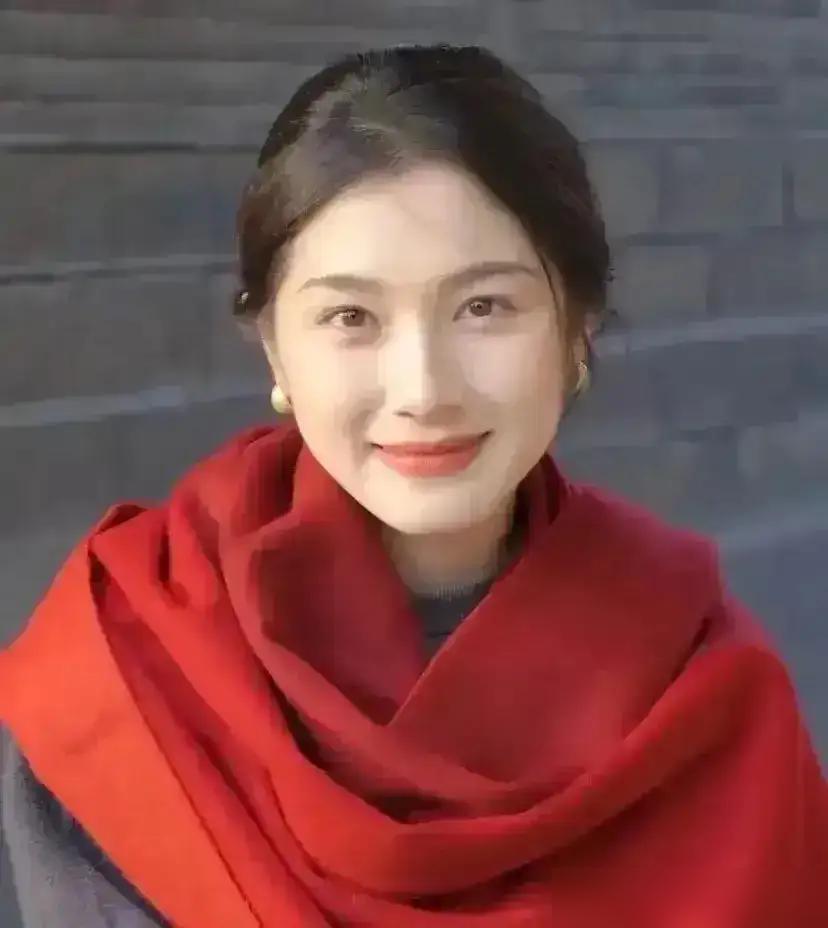 一位长相清秀的女大学生去上海面试。

我混迹职场快十年，大大小小面试也经历了三四