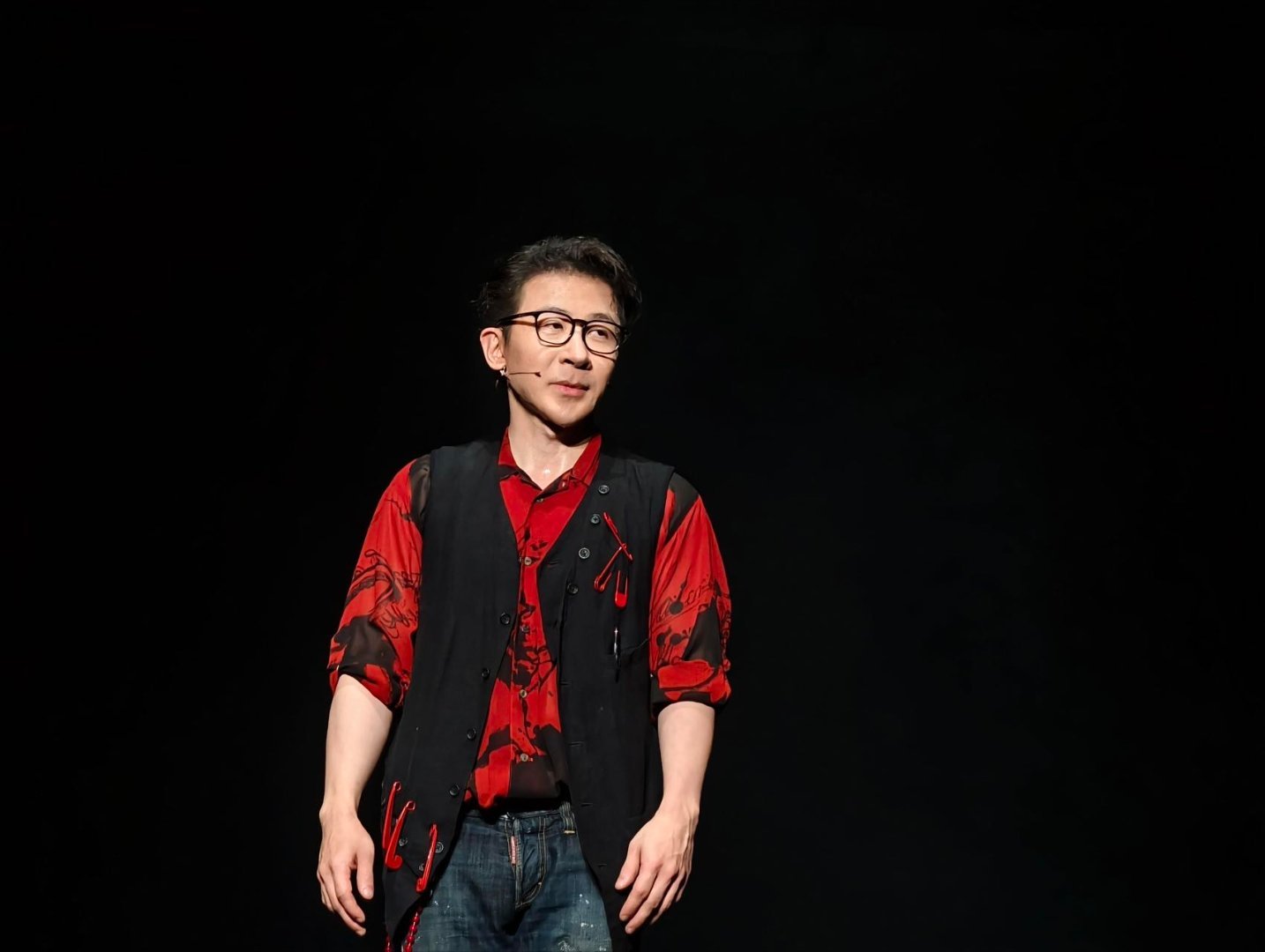 刘谦余承东现场变魔术刘谦出席星光之夜 魔术和科技的相遇会擦出什么样的火花？刘谦和