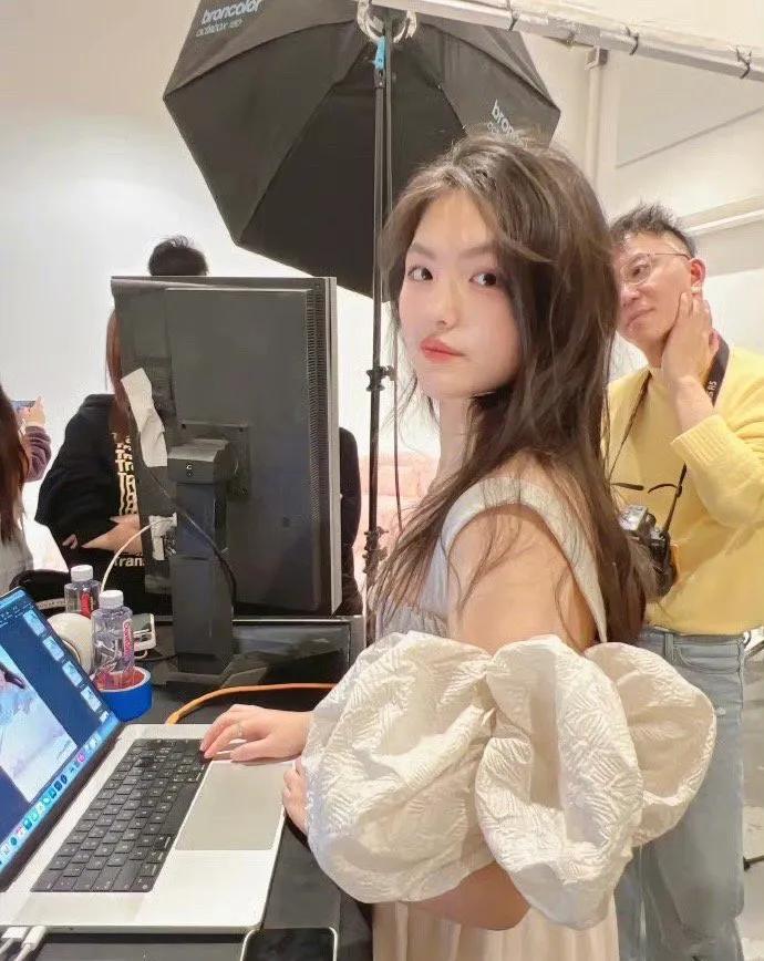 14岁王诗龄，变了！

1月6日，李湘14岁的女儿王诗龄，突然被曝出了一组拍摄花
