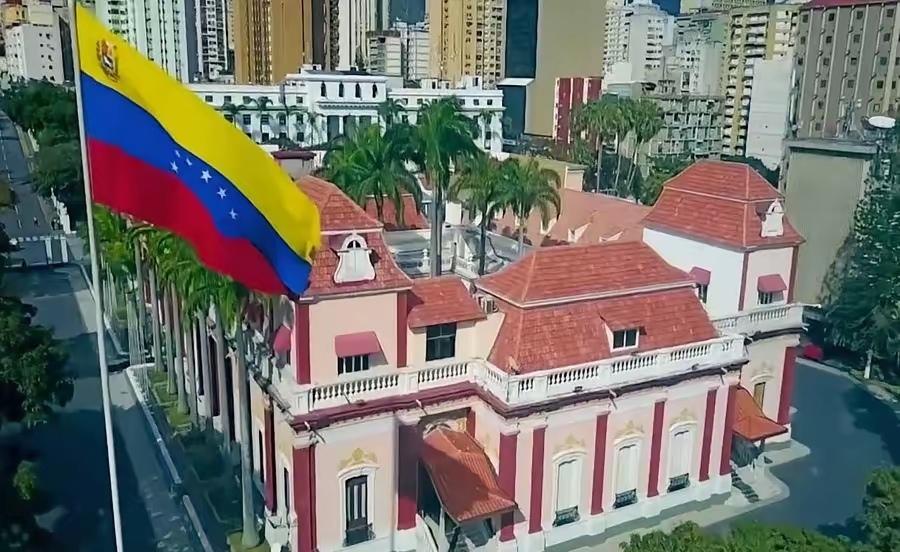 美方说委内瑞拉得跟俄罗斯、中国、古巴、伊朗断了经济往来，才能让石油产量涨上去，还