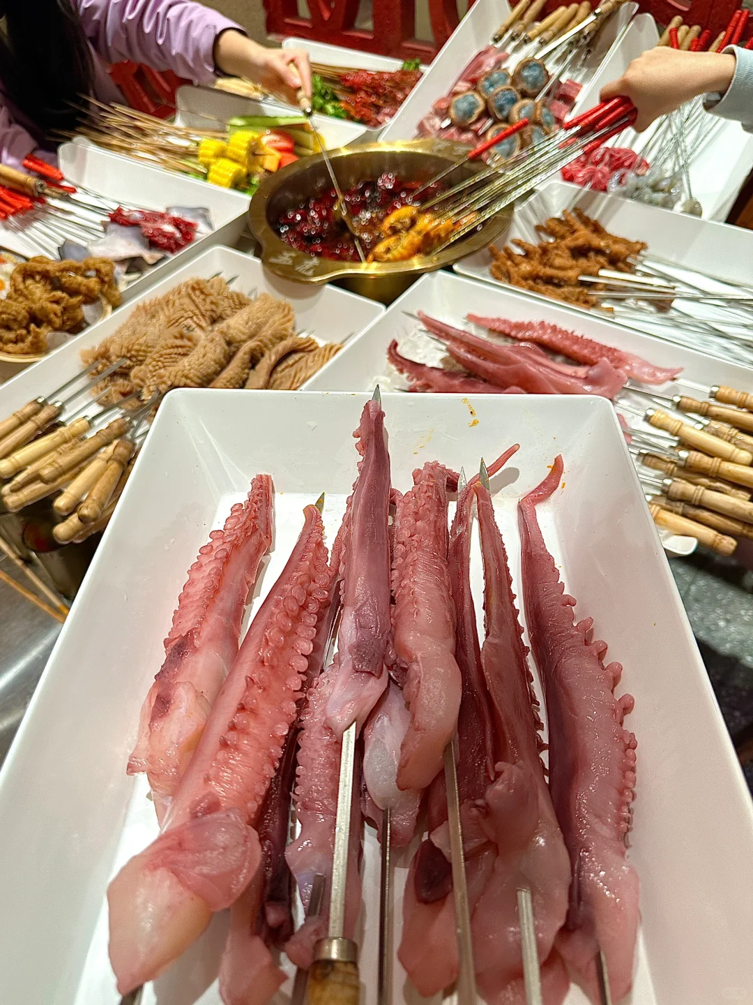 哼！火锅串串我只吃大大大大大串的……