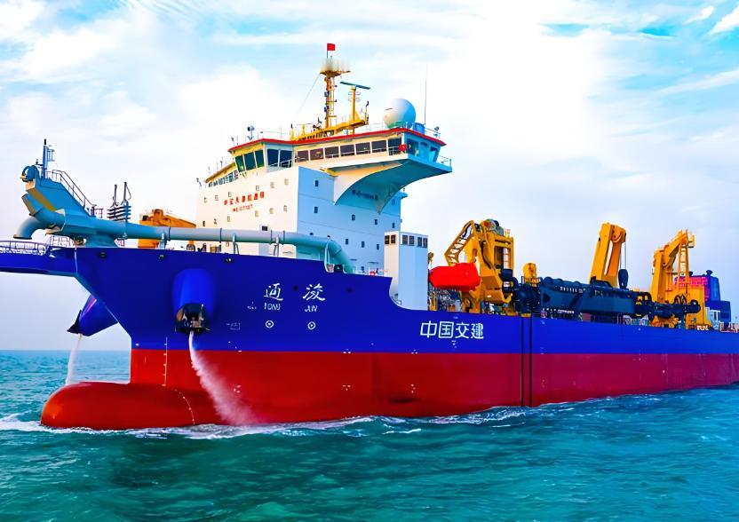 中国突然宣布了。
在东海，我国自主研制的两艘35000立方米超大型耙吸挖泥船“通