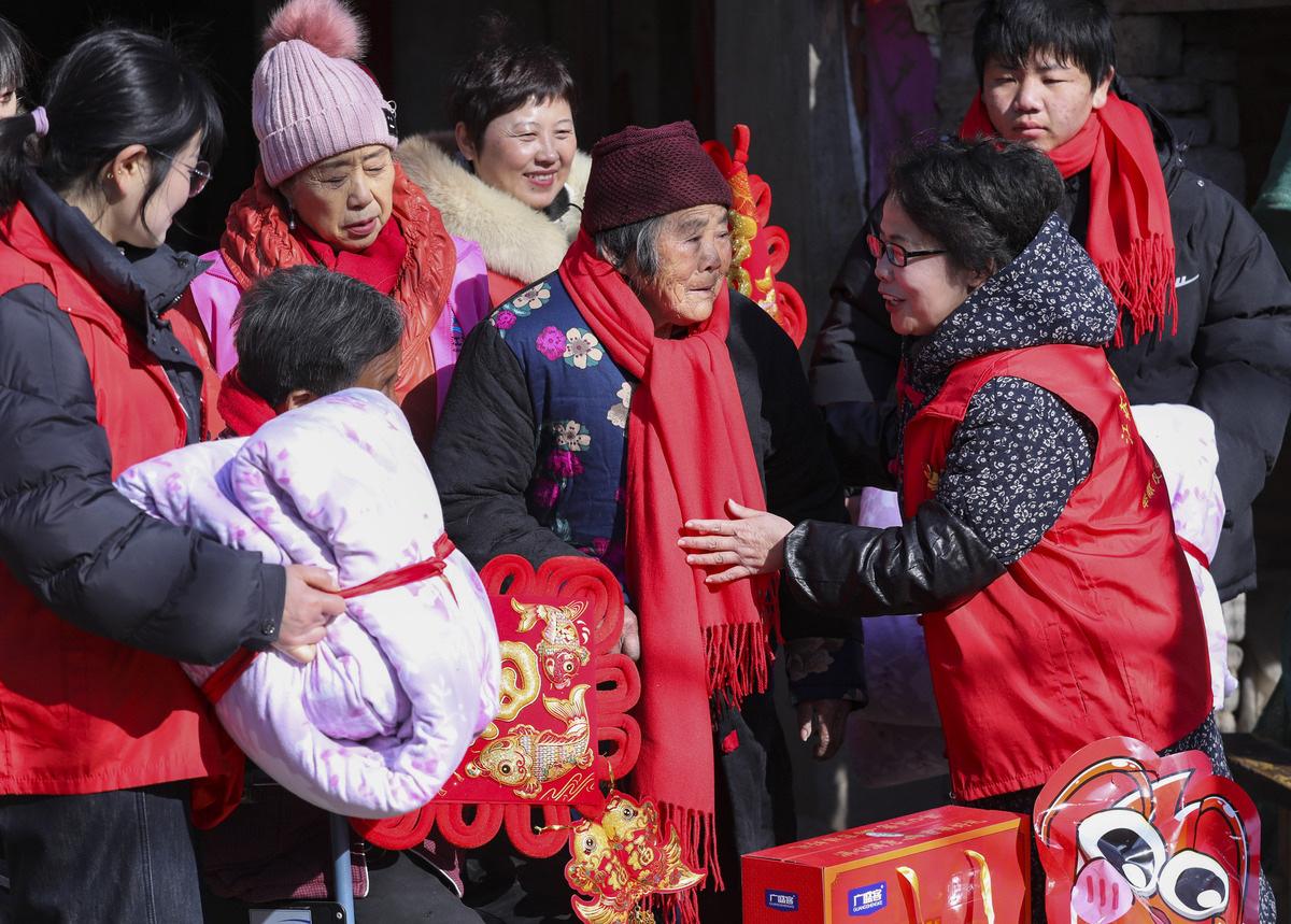 一眨眼马上又要过年了，
你想好今年要去哪些亲戚家拜年了吗？

从走亲戚到躲亲戚，