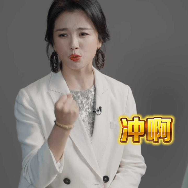 没有一个江西人看到这段不破防百厨大战上演赣菜创新，莲花血鸭升级为莲花血鸽，鸭肉熬