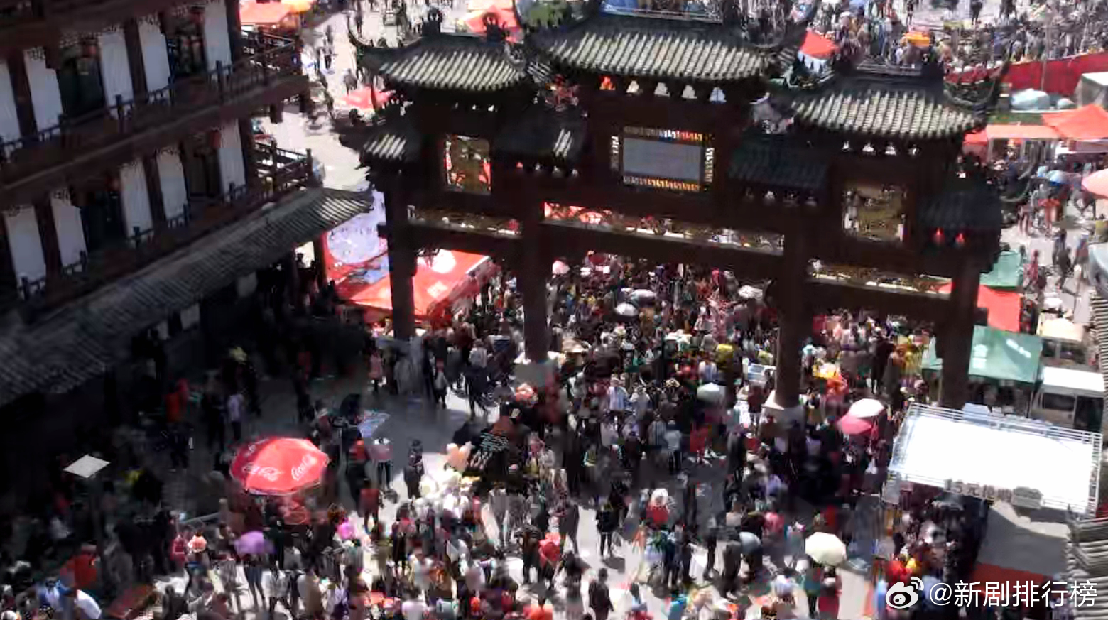 想找一个既有古韵、又有内容的地方？辽宁东港大孤山必须有名字！古戏楼能看老题壁，砖