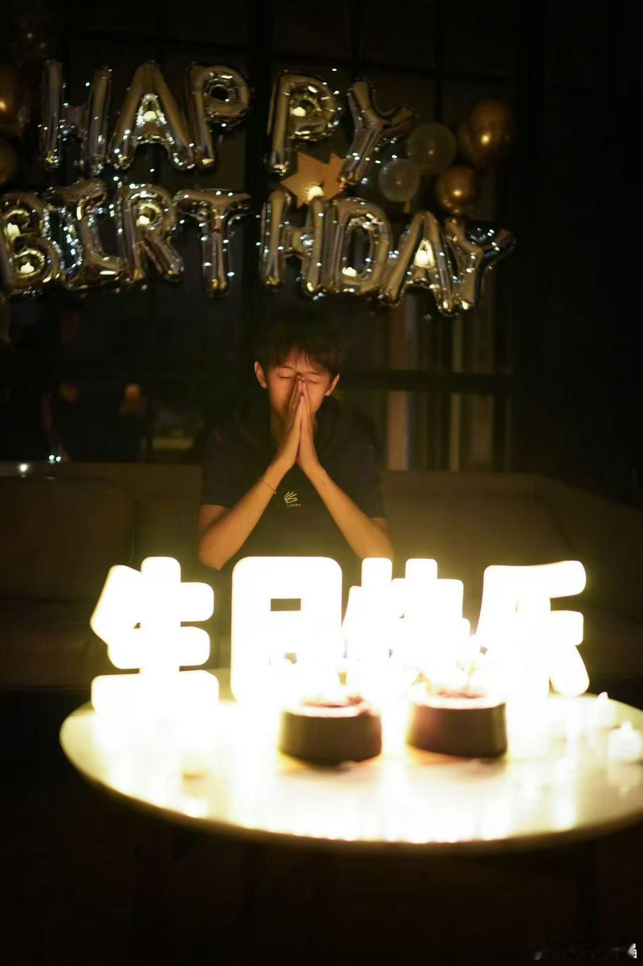 孙俪发文庆祝等等14岁生日，生快，哇喔， 