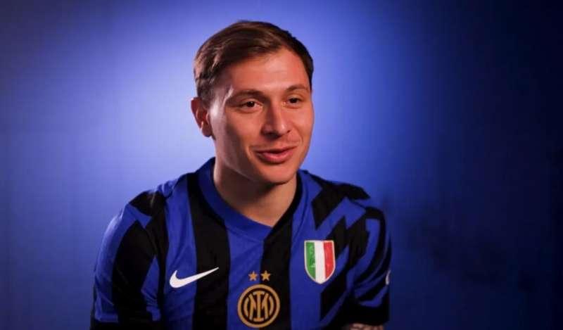 记者：如果你能从某位队友身上偷走一种能力，你会选择什么？从谁那里拿走？
巴雷拉：