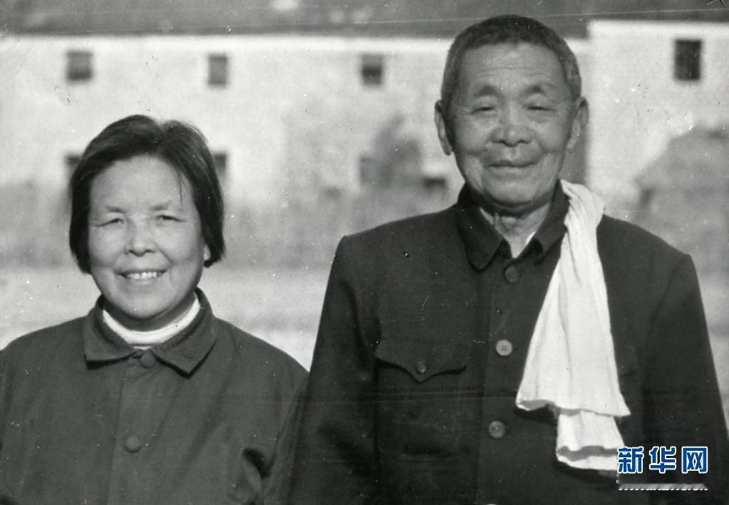 开国将军里藏着一位“异类”——别人功成名就后享尊荣，他却在人生巅峰急流勇退；别人