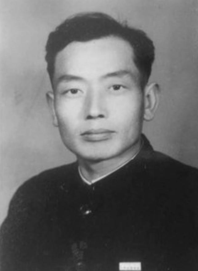 邹涛，籍贯河南省固始县祖师镇三区人，1923年出生，自幼在家务农，1937年10