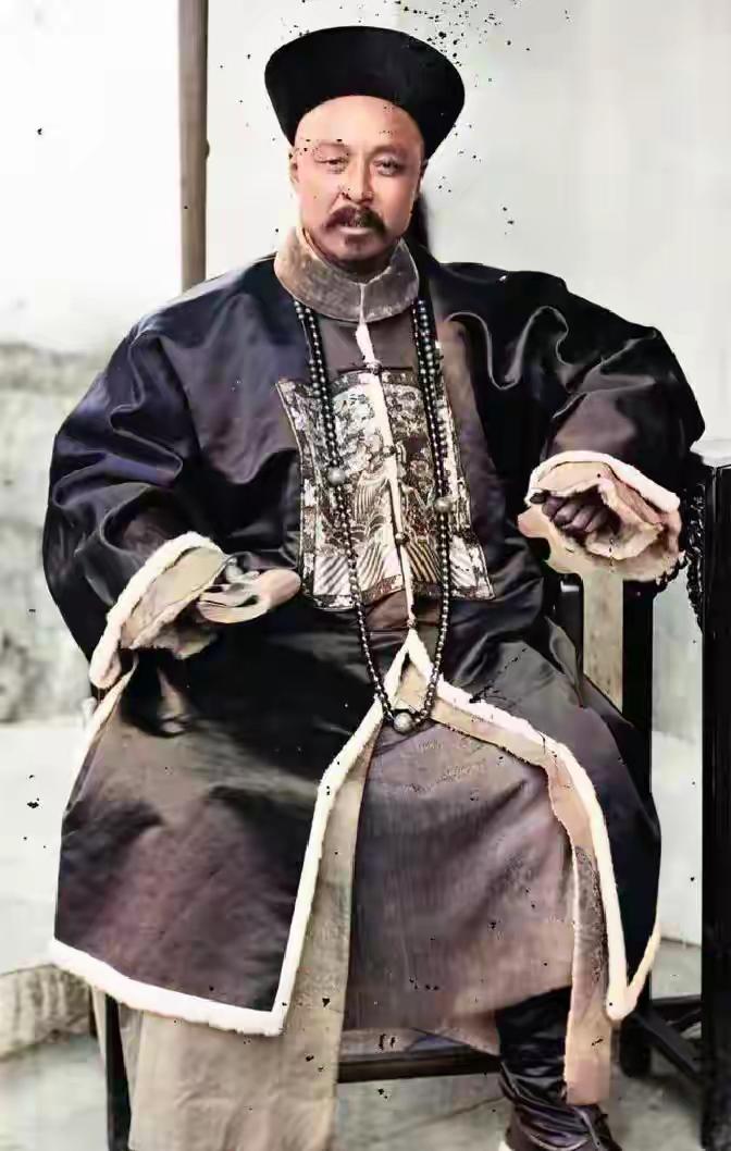 一名清朝县令，每年的俸禄是45两，可硬性支出大约需要3万两！

清同治年间，广东