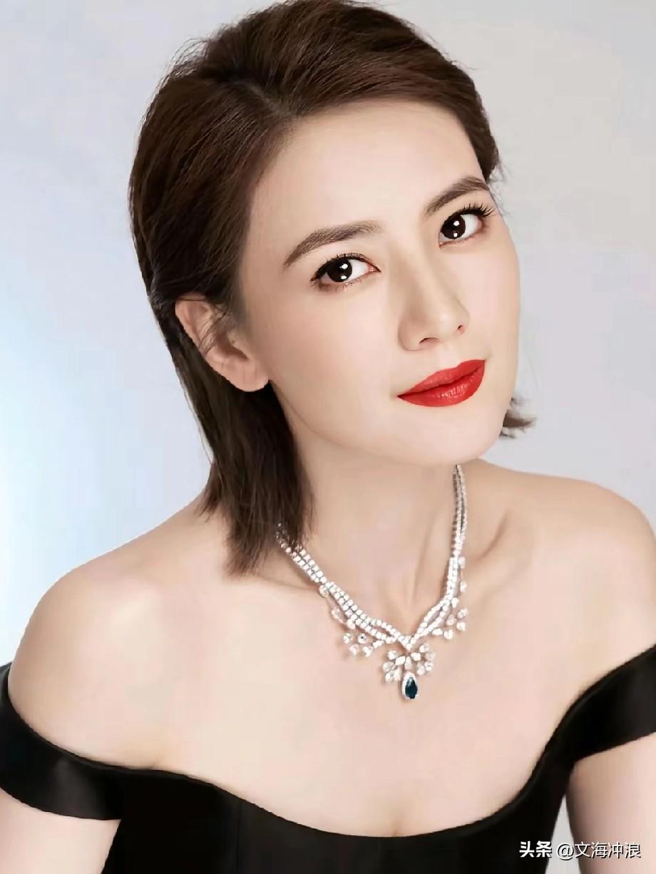 中国诗人为演员高圆圆写的一首“藏头诗”：圆满梦新娇，艳丽靓功成！

圆  月高悬