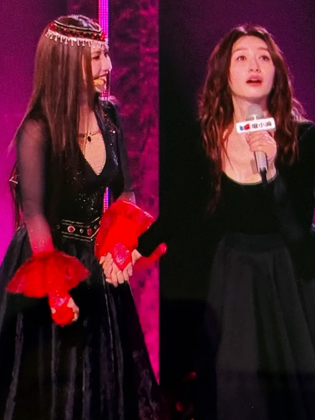 李小冉公布分数的时候是不是说了句有黑幕公布507的时候，李小冉说了句有黑幕，但是