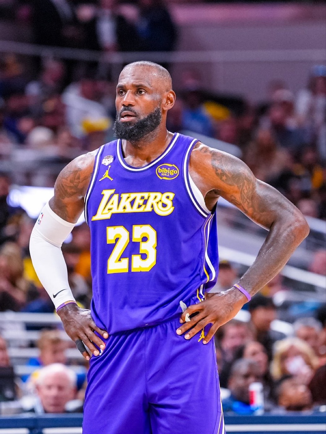 詹姆斯出战今日比赛 