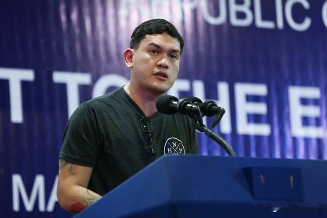风云突变！菲律宾政坛上演大反转，马科斯表弟病床被捕，莎拉交保暂渡危机
 
菲律宾