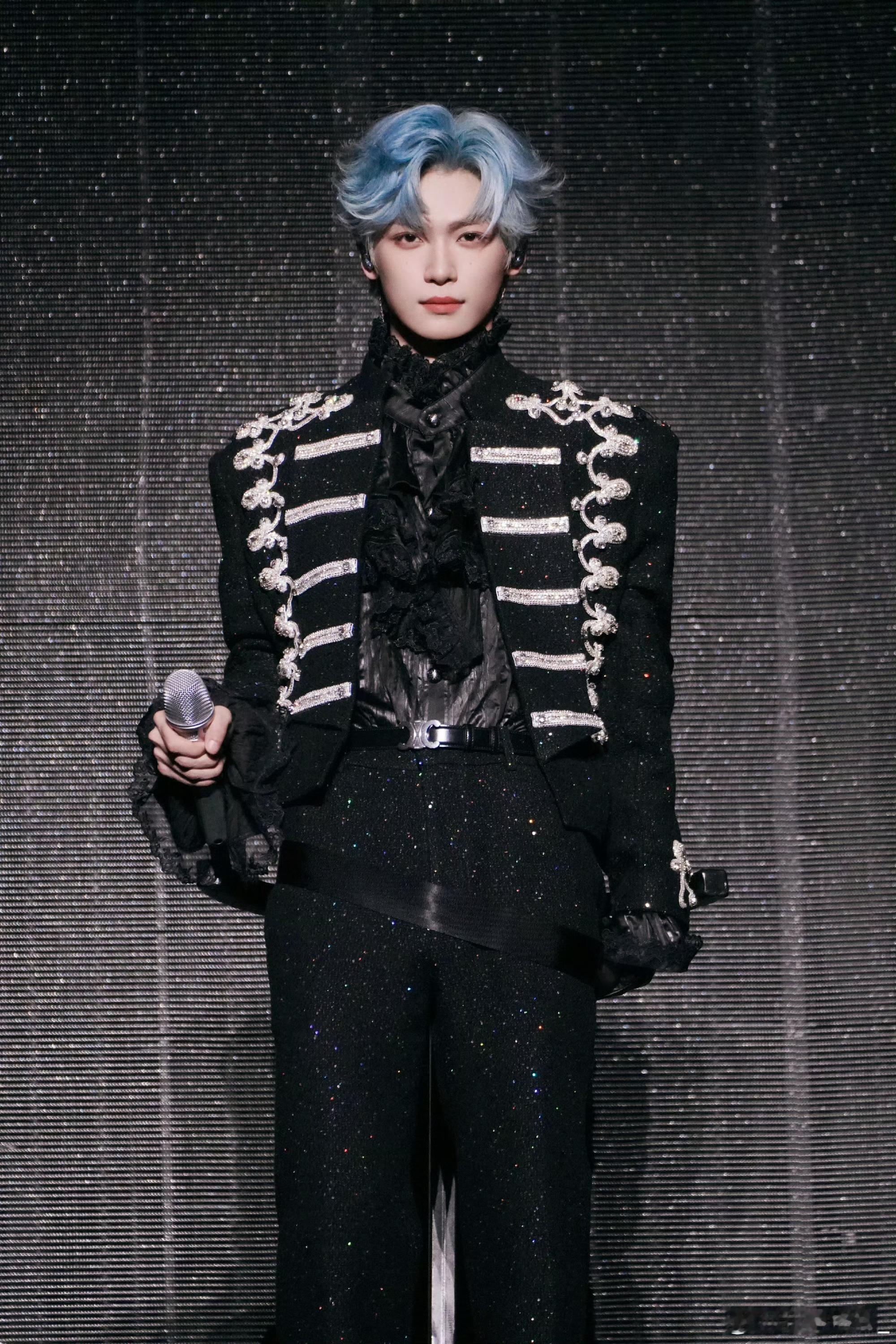 梓渝游点意思2026巡回演唱会 zy梓渝 "我用笔描绘你的美好,携带着落日的温柔