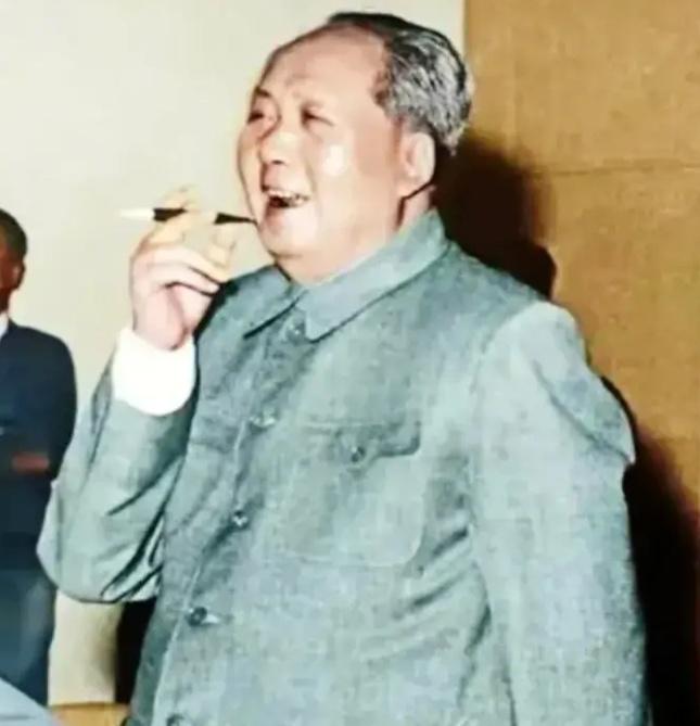 毛主席与服务员张善兰的暖心往事，叮嘱她要多抽出时间去孝敬父母。

张善兰1959