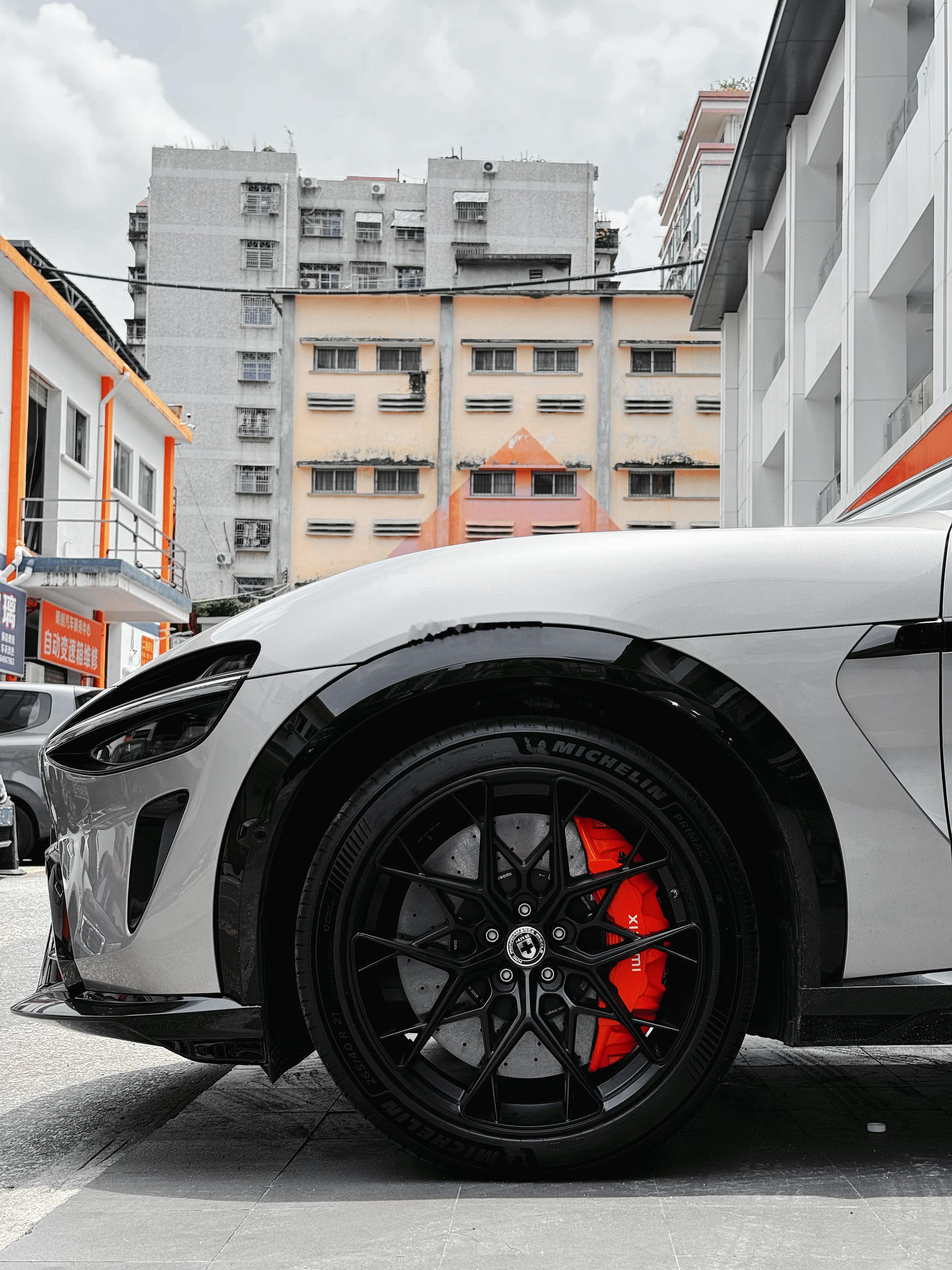 小米 YU7 • GT 换美国🇺🇸进口正品 HRE 轮毂，型号：FF10  