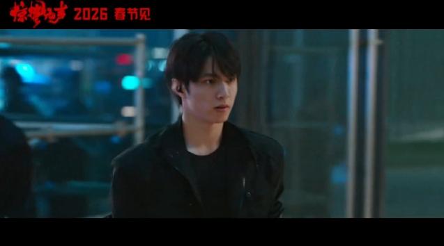 刘耀文应该是时代少年团资源最好的
这个春节档，他有两部电影上映，一部是张艺谋的《