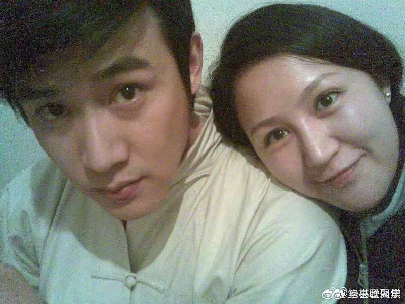 鲍蕾帮陆毅剪了25年头发爸爸当家 真正的契合不需要刻意表演，鲍蕾常年为陆毅修剪头