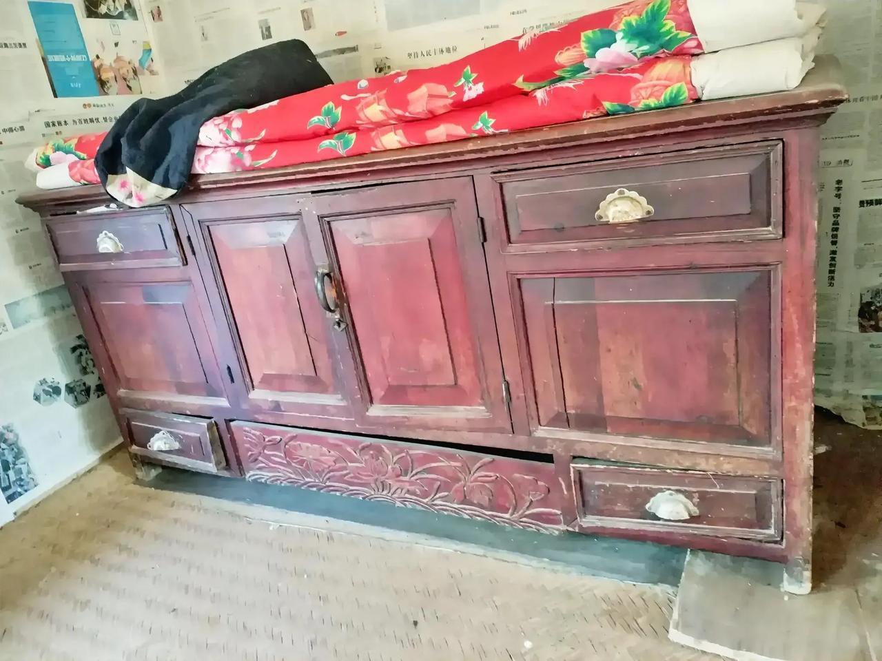 有个人问我退休金多少，我想了一下说：可以告诉你，但你得自己算。他说：只要你说的靠