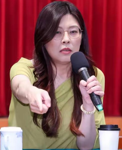 谁都没料到这反转！
 
被边缘化好久的“柱系”突然杀回马枪，嫡系全拿实权，11月