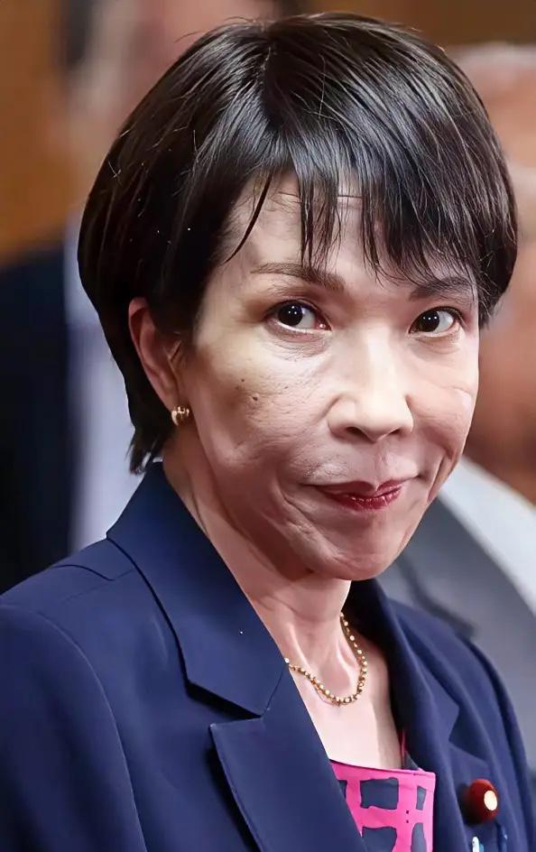 一片哗然！高市早苗乐极生悲，再次爆出丑闻。日本多家媒体披露，高市早苗带领日本自民