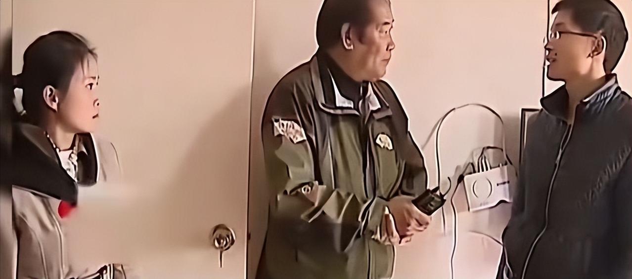 年轻夫妻结婚3年多，性生活不到10次！
妻子得不到满足，找来调解员哭诉：“他说夏