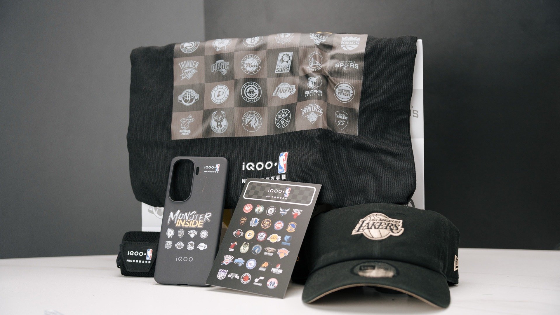 安东尼和iQOO梦幻联动iQOO x NBA 联名礼盒我有了，有心动的吗[酷] 