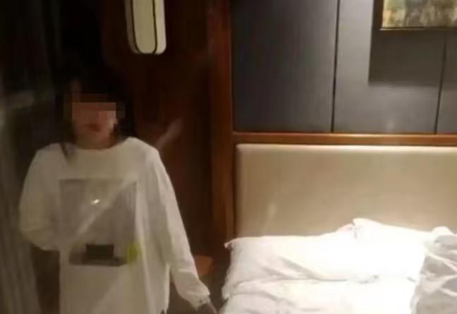 湖南，一老头路上遇到了一名女子，交了20块钱，女子就带着老头回家发生了关系，没想
