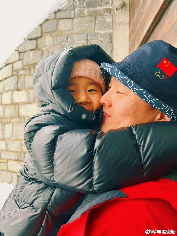 #齐广璞妻子长文太好哭了#本可圆满离场，却为热爱、为中国冰雪再拼四年。妻子的心疼