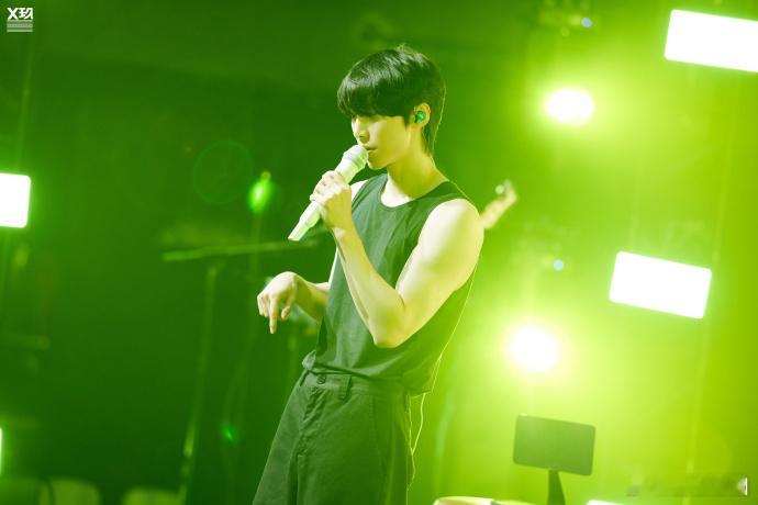 #赵磊巡演上海站彩排照##赵磊巡演上海站彩排现场送达# 赵磊上海站巡演的彩排现场