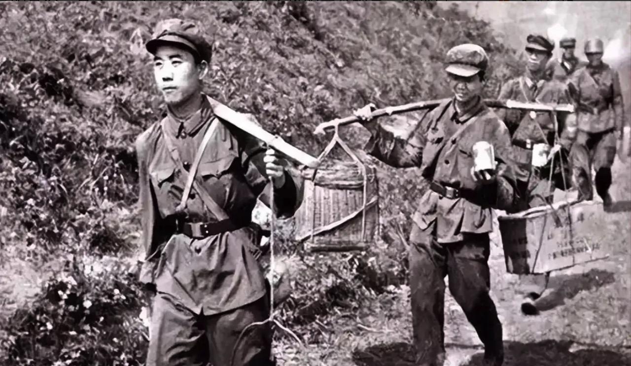 1979 年，炊事员陶洪礼给前线送饭，路上，他遇到了一个越军哨所，因为嫌哨所碍事